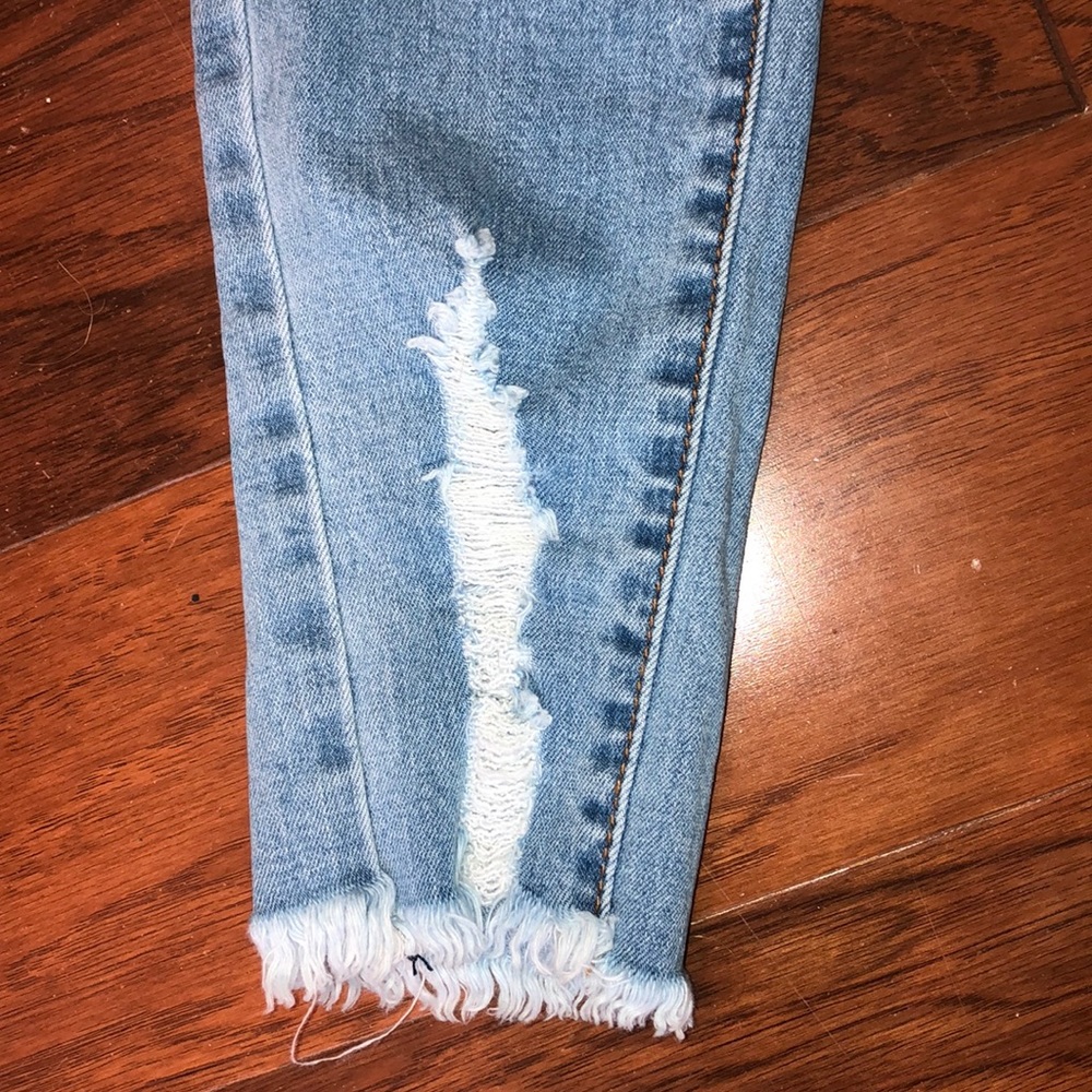 Pearl Ripped Jeans - Picture 2 of 6